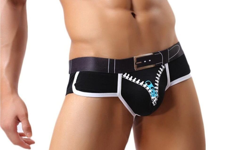 带俯卧撑的内裤 - 视觉阴茎增大的普遍选择